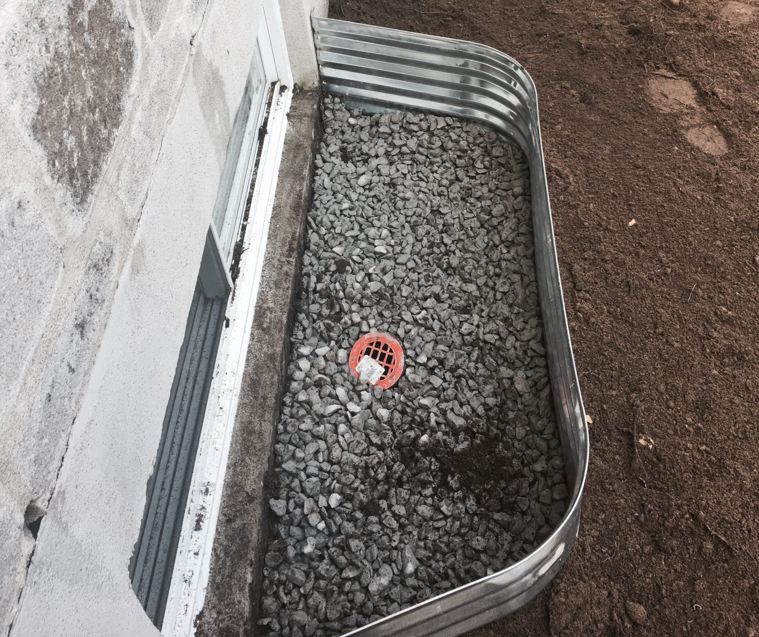 Entrepreneur spécialisé en installation de margelle à Montréal, Laval, Longueuil, Rive-Sud, Rive-Nord, Laurentides, Lanaudière … / Réparation Fissure Fondation