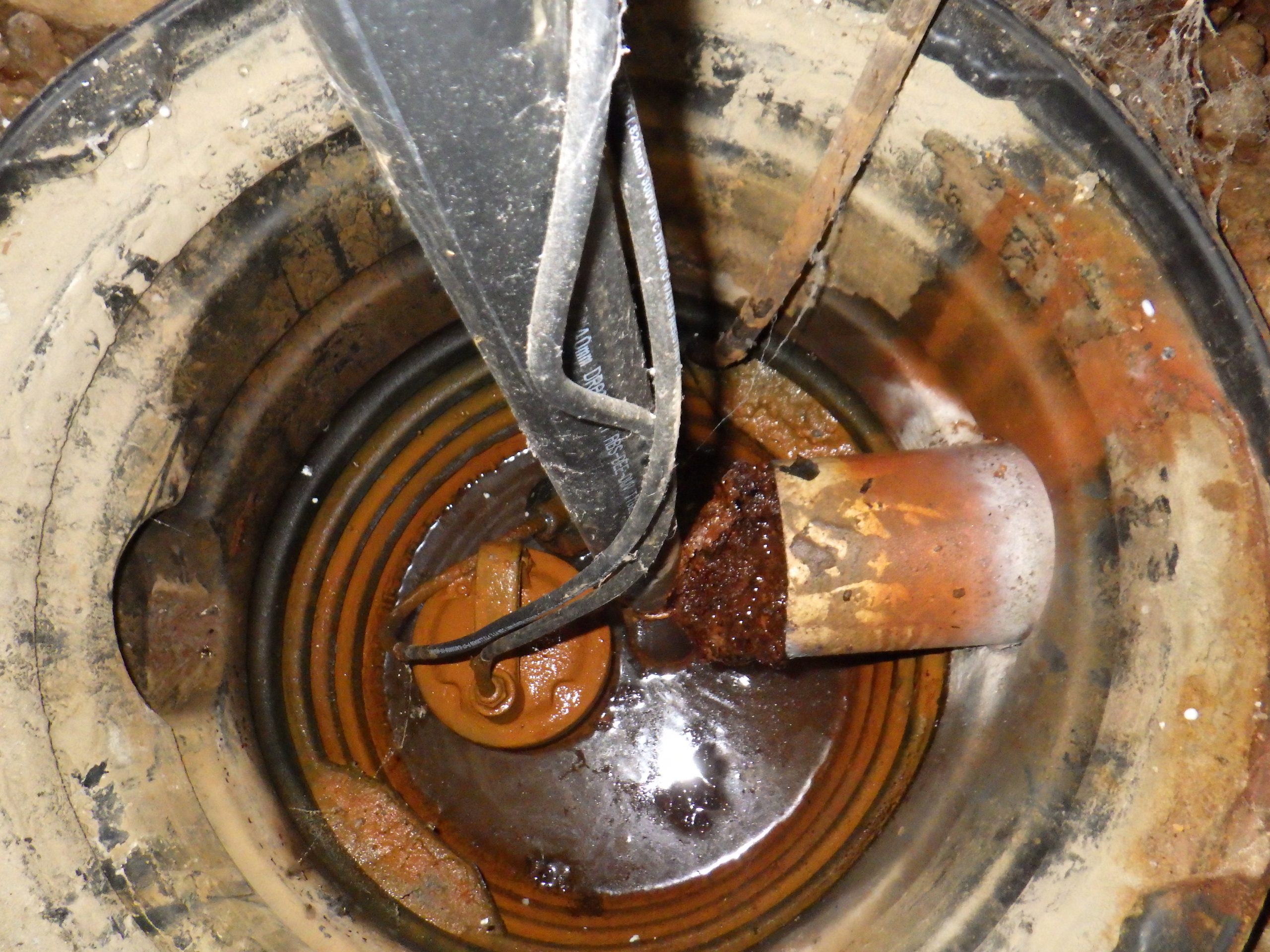 Entrepreneur spécialiste en traitement et élimination d’ocre ferreuse à Montréal, Laval, Longueuil, Rive-Sud, Rive-Nord, Laurentides, Lanaudière … / Réparation Fissure Fondation